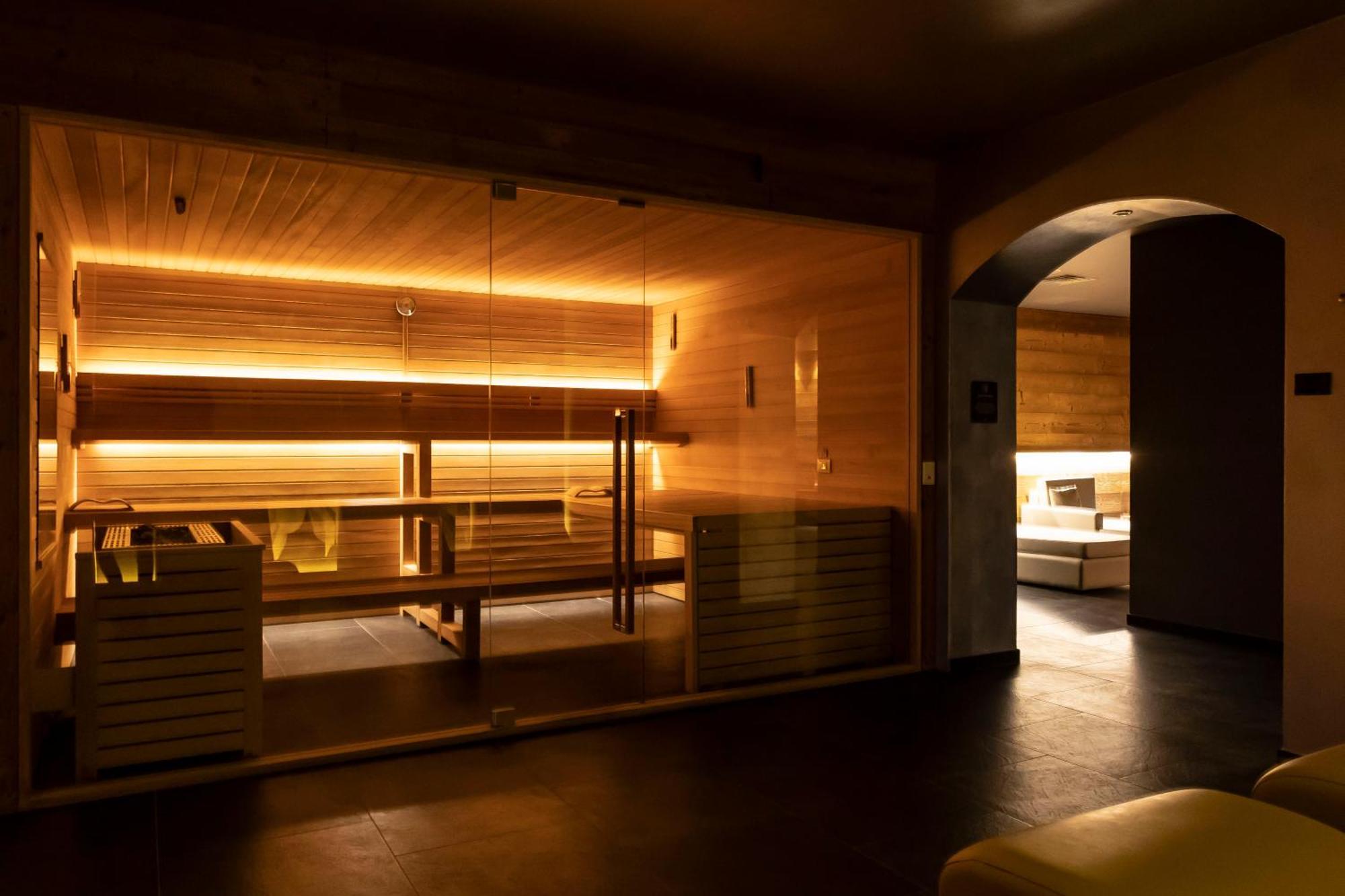 Linta Hotel Wellness & Spa 阿西阿高 外观 照片
