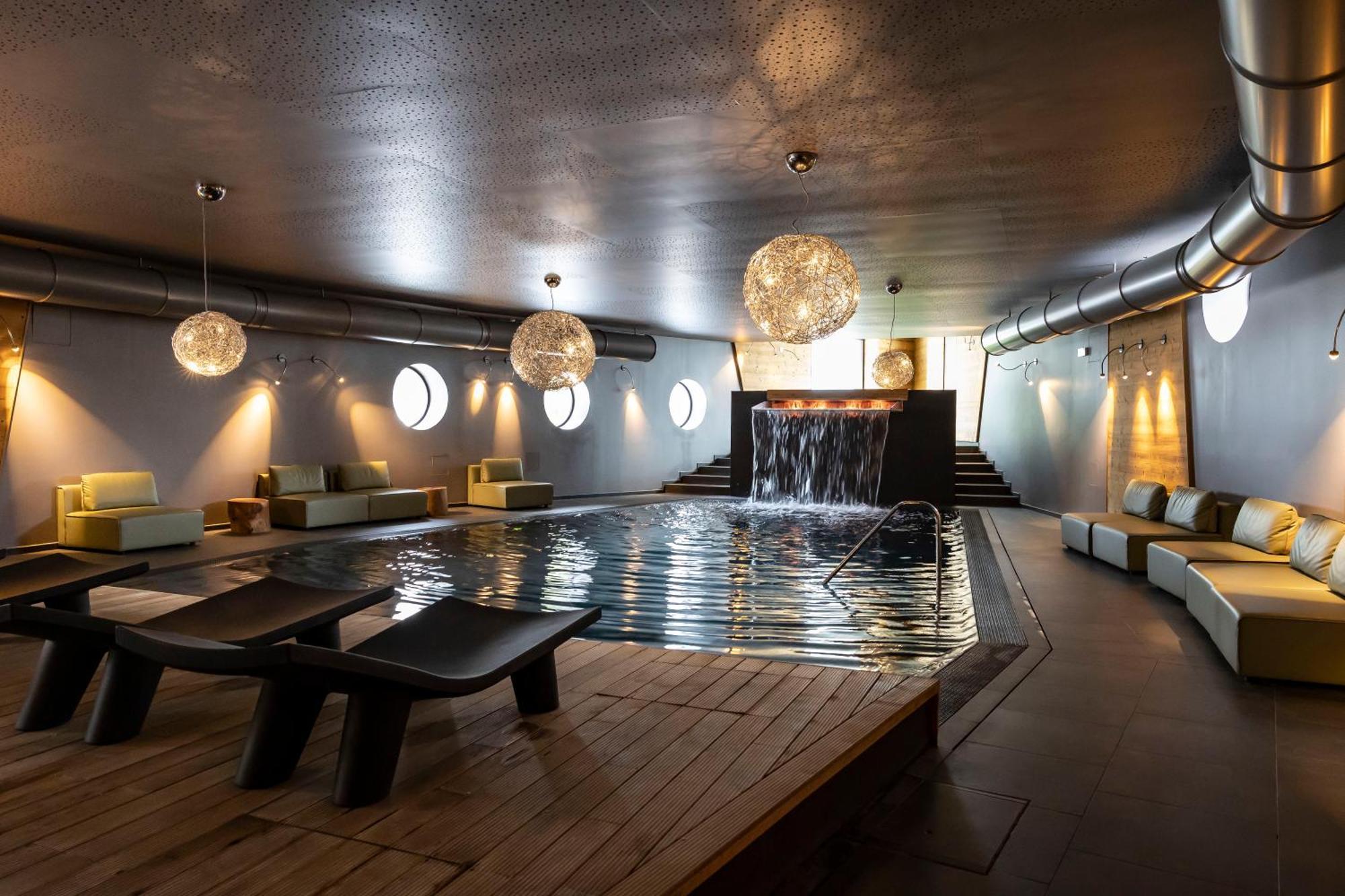 Linta Hotel Wellness & Spa 阿西阿高 外观 照片